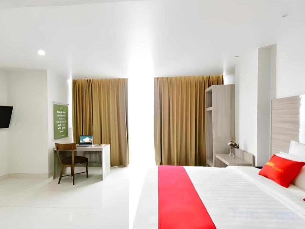 Win Grand Hotel Bekasi Bagian luar foto